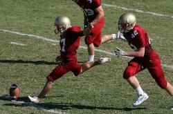 开云官网-篮网逆转灰熊，布克状态火热，一场属于坚韧与天赋的胜利