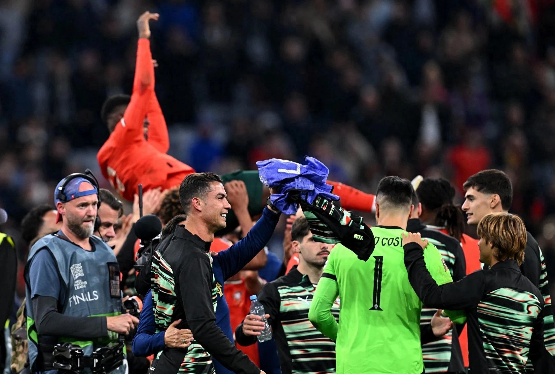 瑞典险胜葡萄牙,马夏尔三分雨点燃全场的简单介绍 瑞典险胜葡萄牙,马夏尔三分雨点燃全场的简单介绍