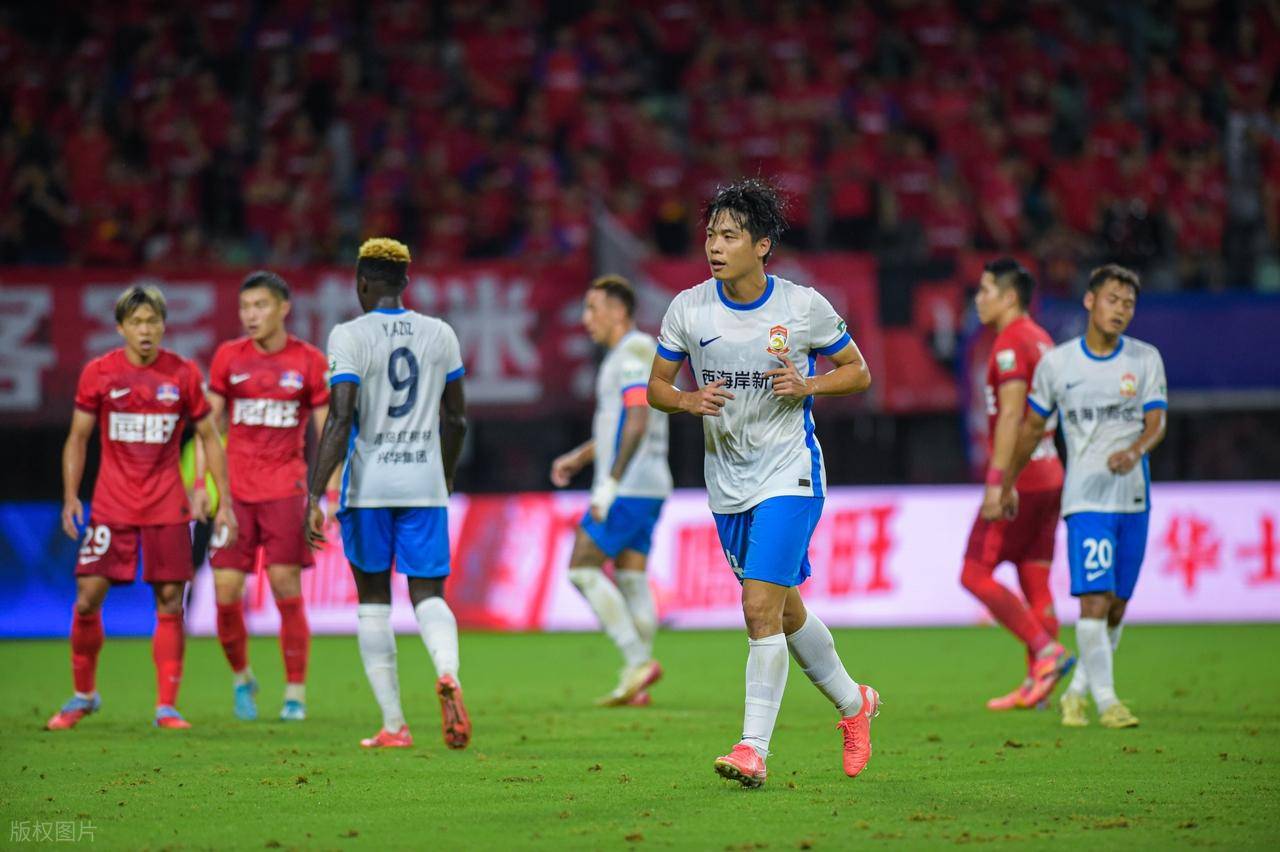 比赛中出现失误导致落后,形势严峻 比赛中出现失误导致落后,形势严峻