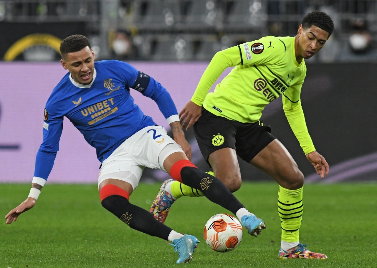 多特蒙德完胜哥伦比亚，阿尔巴一己之力扛起全队的简单介绍