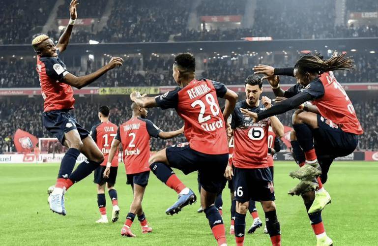 柏林联队在客场战胜了美因茨队，保持不败记录的简单介绍