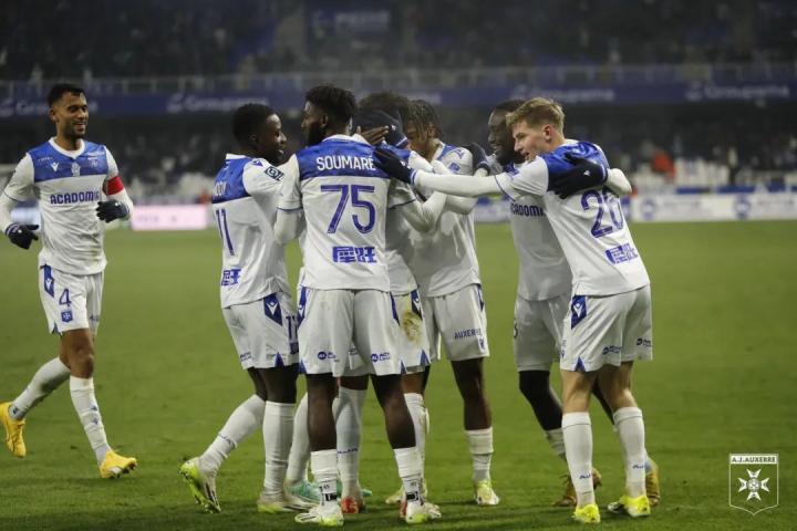 关于欧塞尔客场逆转，豪取联赛一连胜势头的信息