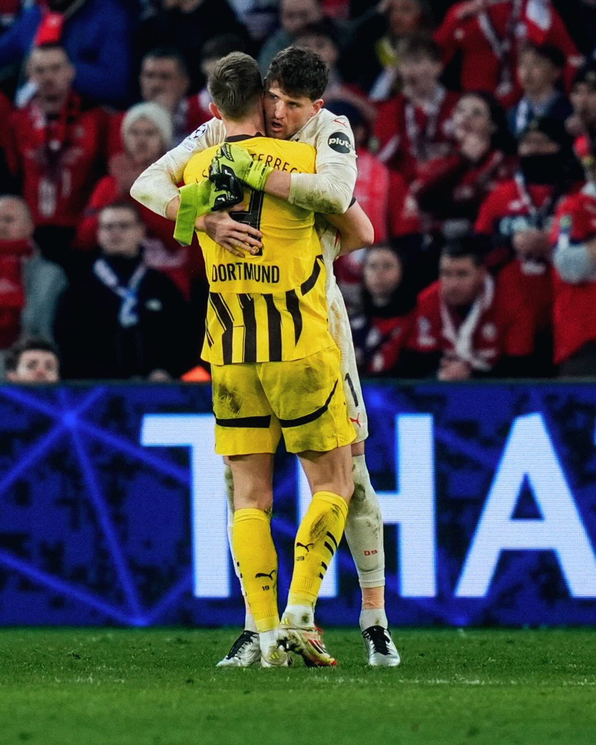 关于多特蒙德客场逆转获胜,球队士气大振的信息 关于多特蒙德客场逆转获胜,球队士气大振的信息