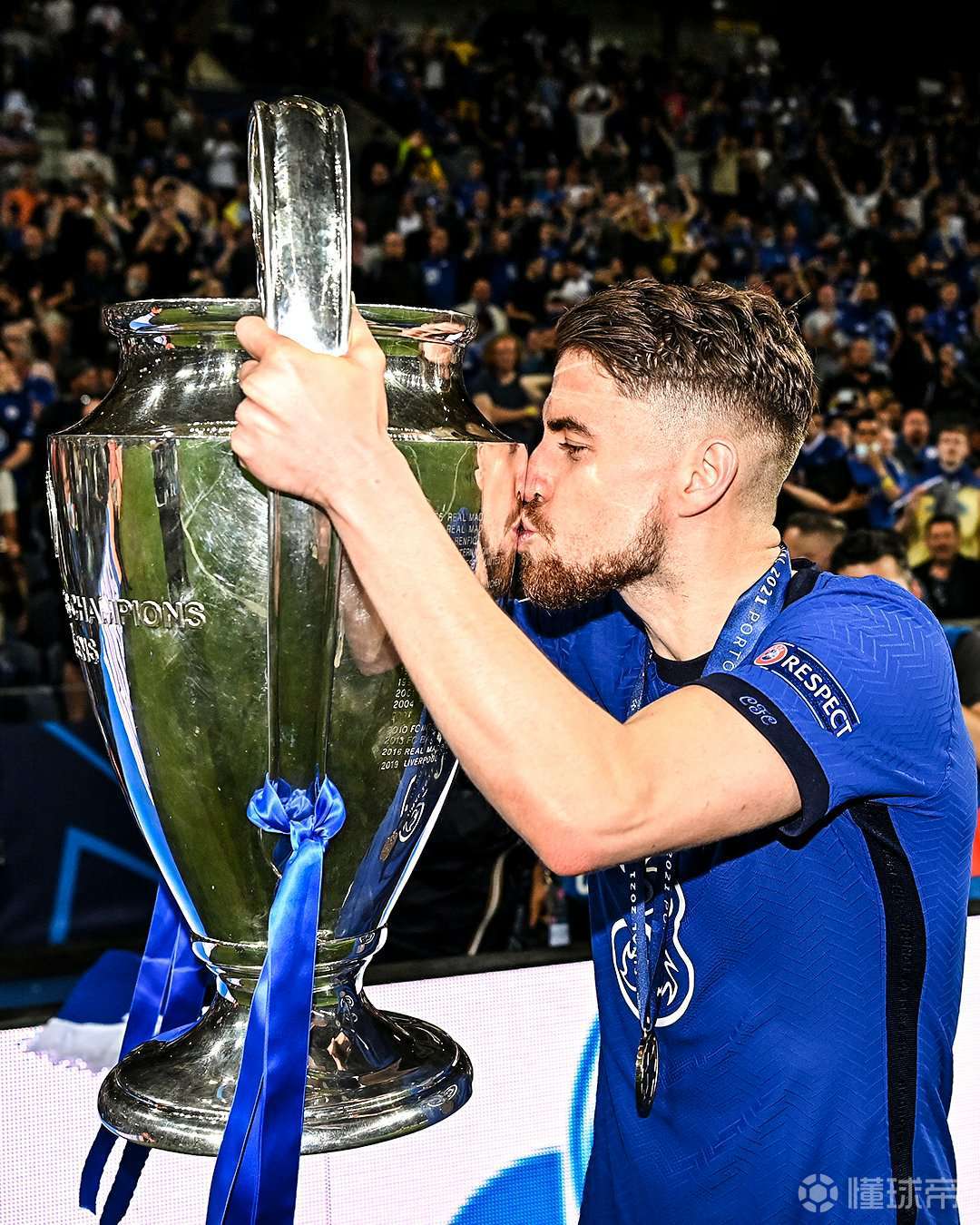 包含挪威鏖战乌拉圭，若日尼奥刷新纪录的词条