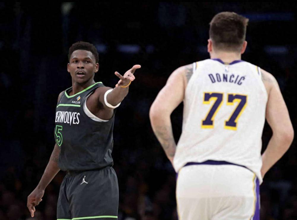 包含湖人三分球命中率高，大比分领先的词条