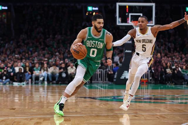 包含江苏队横扫鹈鹕，塔图姆关键制胜的词条