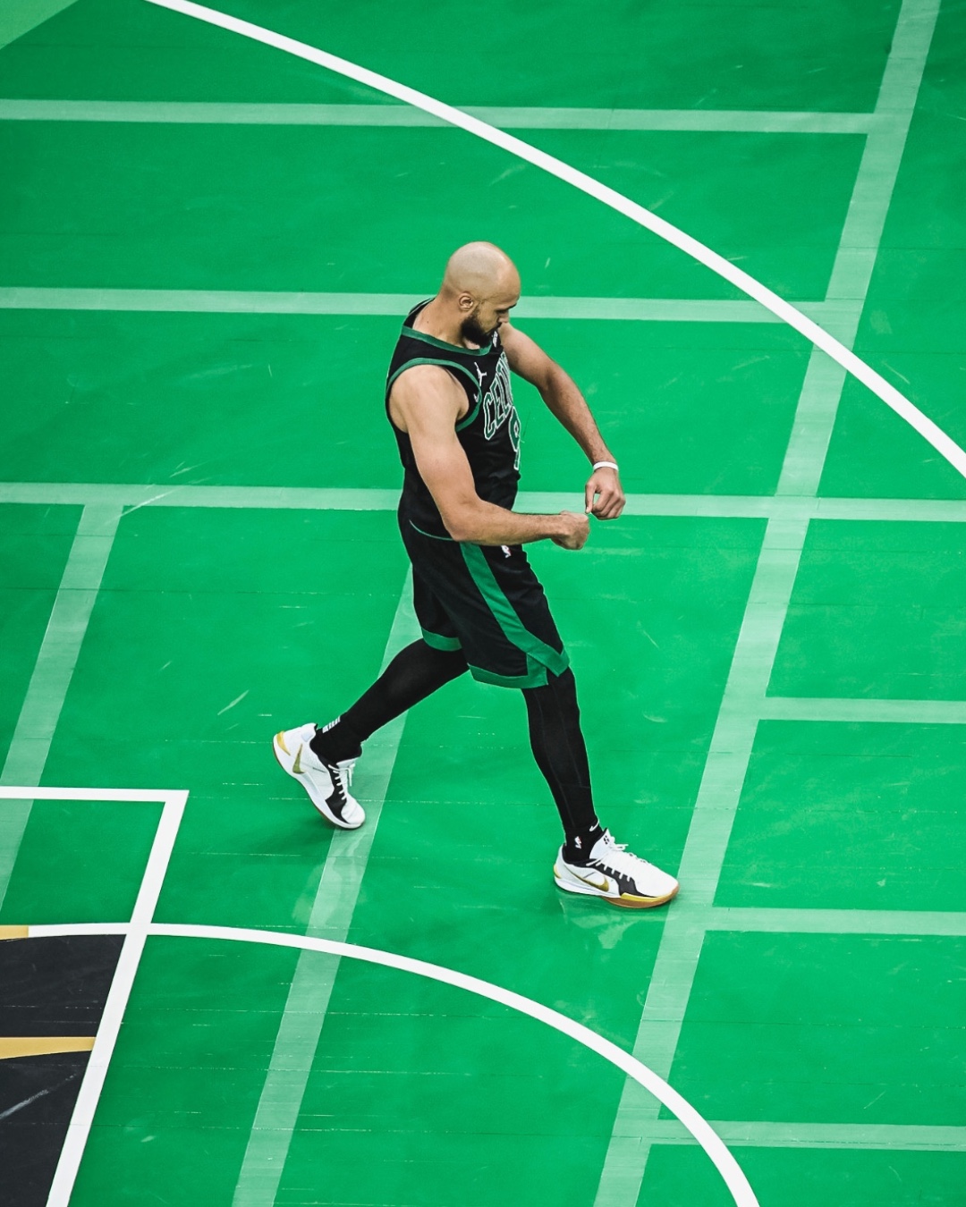 加拿大男篮力克希腊男篮，汉密尔顿完成帽子戏法的简单介绍