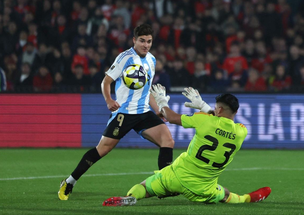 包含阿根廷鏖战波兰，阿尔瓦雷斯惊艳世界的词条