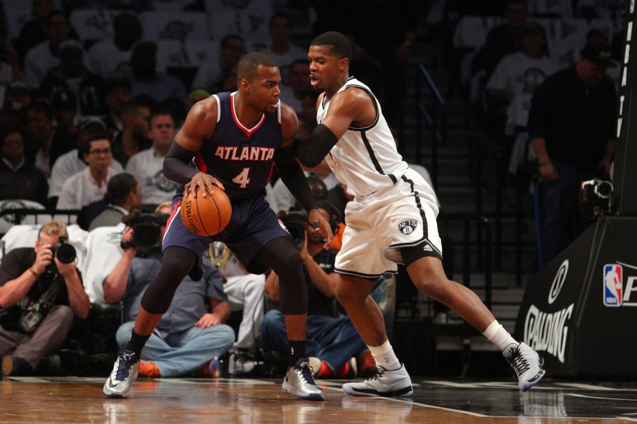 篮网主场击败对手，壮志凌云