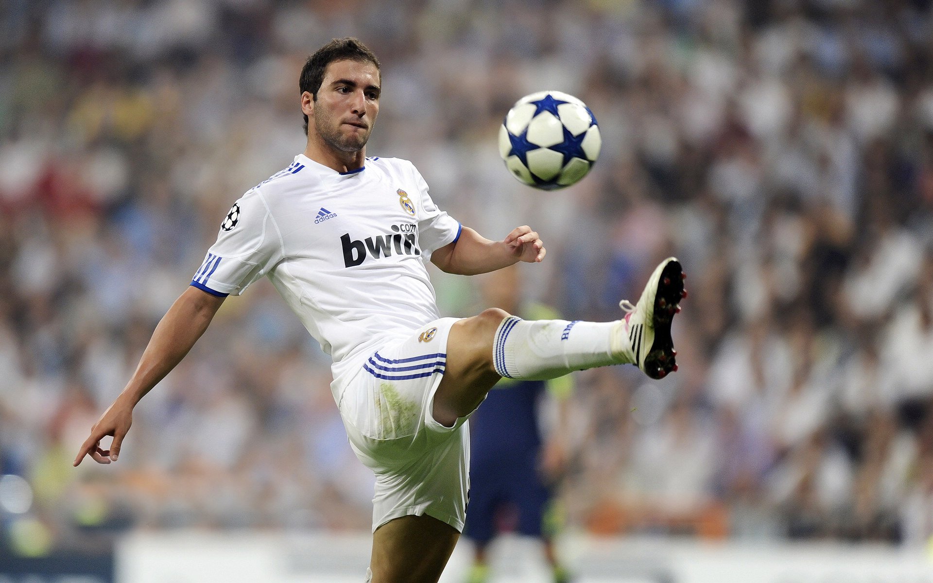 北欧冰刃与亚洲闪电，当足球绝杀遇见F1新赛道霸权