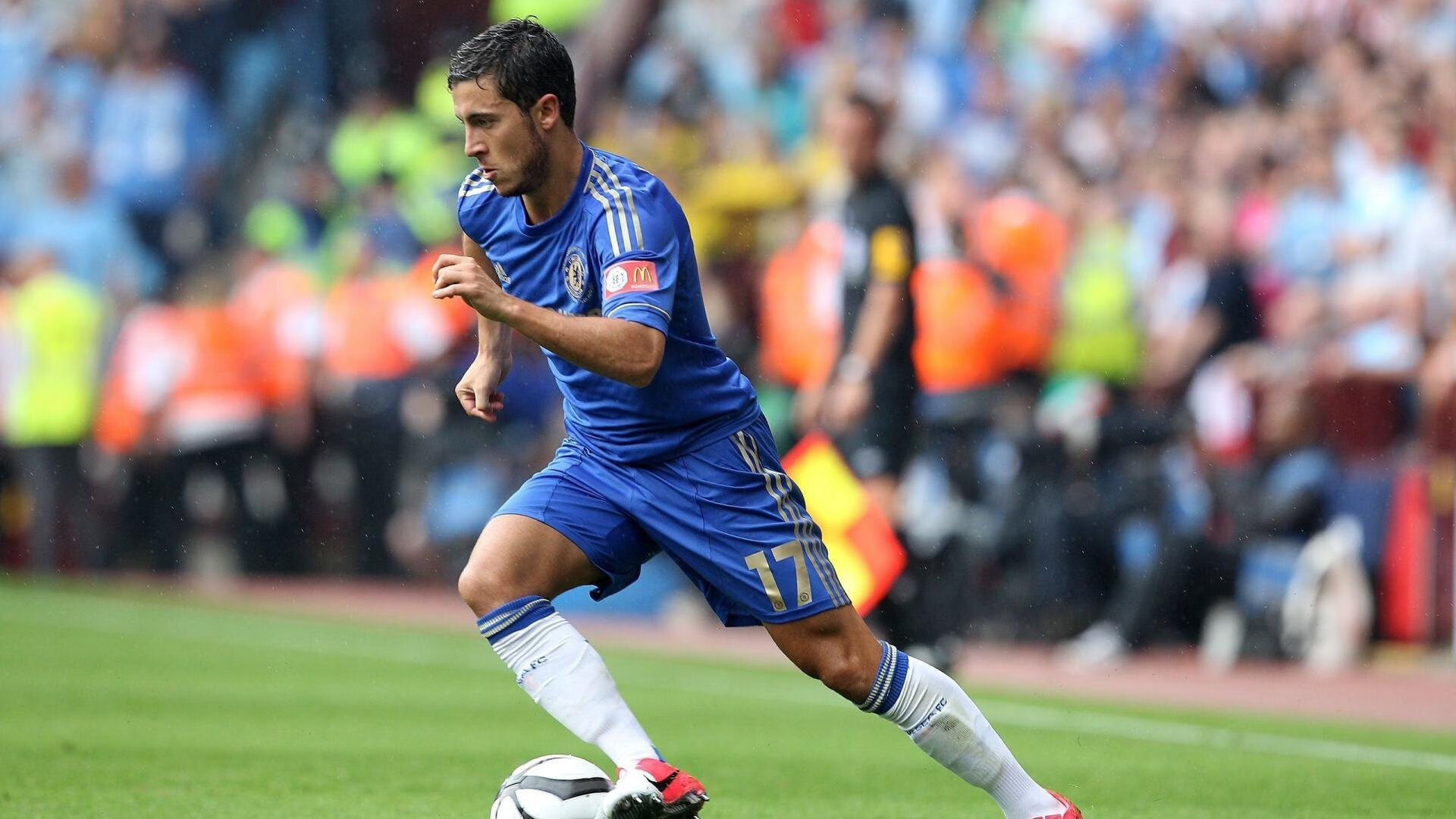 德甲争冠战之夜,凯恩末节接管比赛,书写传奇终章